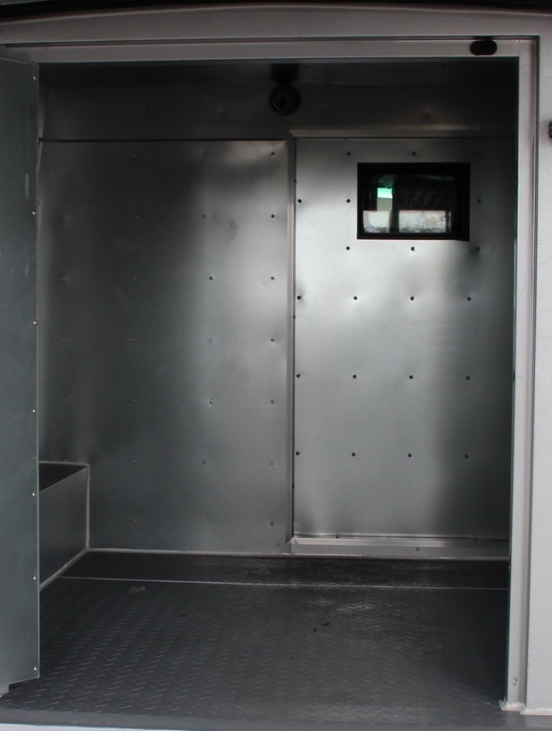 寶龍牌TBL5042XYC-AM5防彈運(yùn)鈔車公告圖片