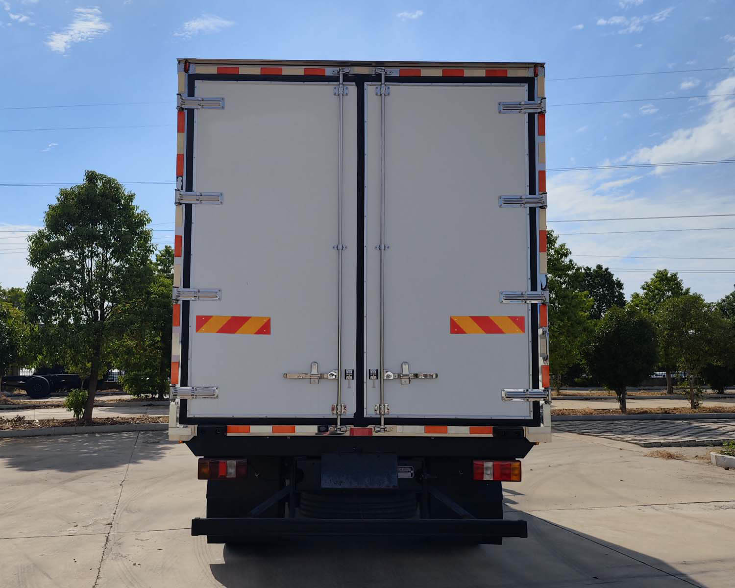 豪沃牌ZZ5167XLCH4515F1冷藏車(chē)公告圖片