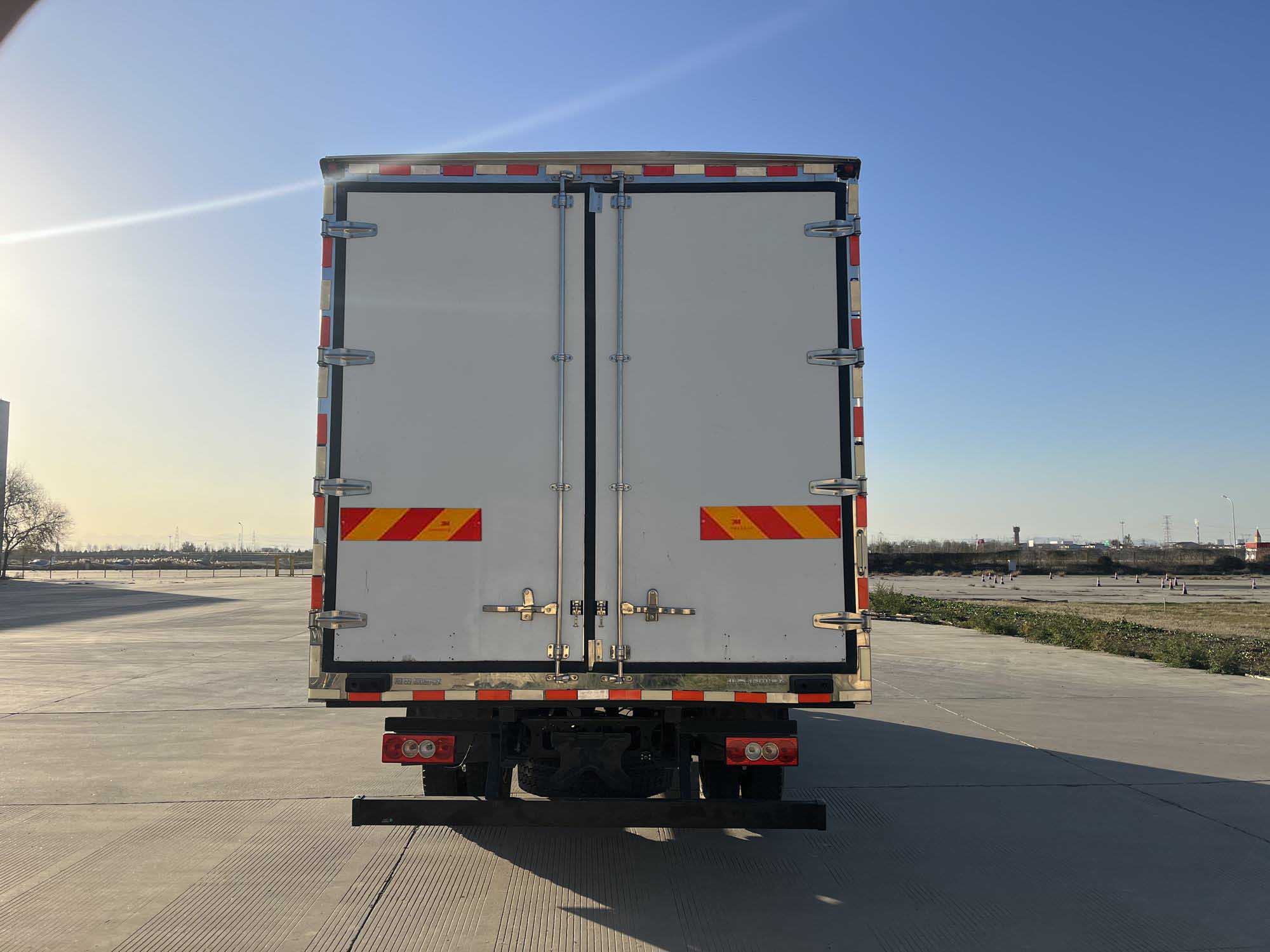 福田牌BJ5188XLCKPFG-AD1冷藏車公告圖片