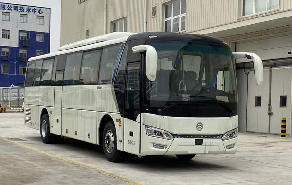 金旅牌11米24-52座纯电动客车(XML6112JEVJ0)