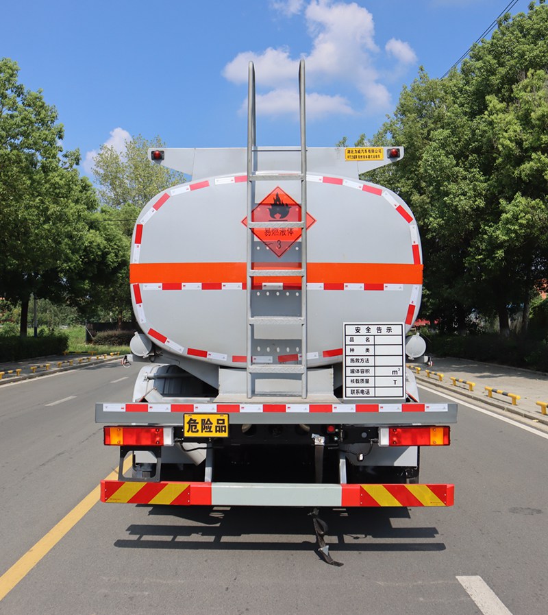 中汽力威牌HLW5321GRYD6易燃液體罐式運輸車公告圖片