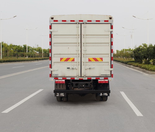 東風(fēng)牌EQ5185CCY8EDFAC倉(cāng)柵式運(yùn)輸車(chē)公告圖片