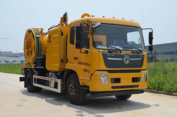 楷迩牌CEH5181GXW吸污车
