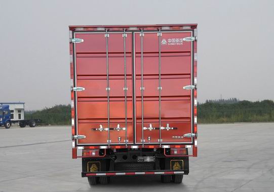 豪沃牌ZZ5127XXYH3315F1廂式運(yùn)輸車公告圖片