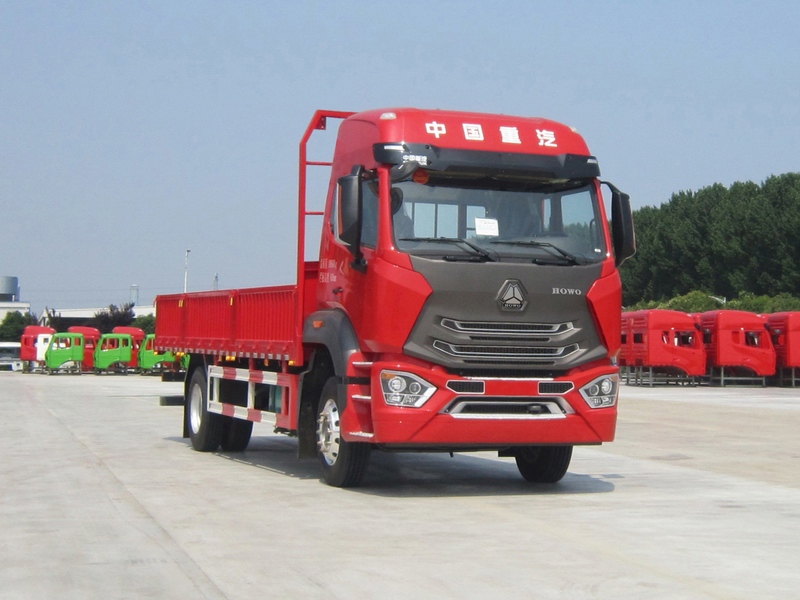豪沃牌 245马力 载货汽车(ZZ1187K511JF1B)