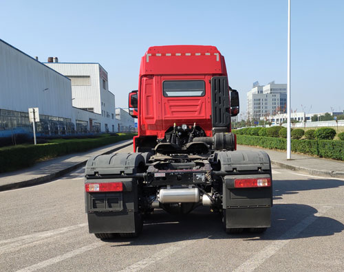 CQ4257ED10334 红岩牌370马力后双桥,后八轮柴油国六半挂牵引汽车图片