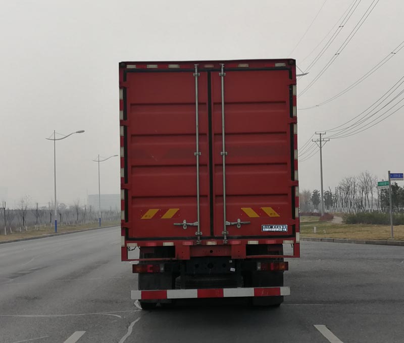 东风牌DFV5317XXYGP6D2厢式运输车公告图片