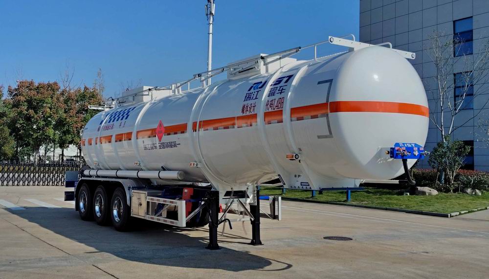 瑞江牌12米33.2吨3轴易燃液体罐式运输半挂车(WL9404GRYD38Y)