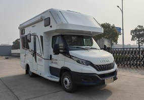 旅居车