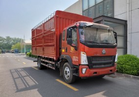 仓栅式运输车