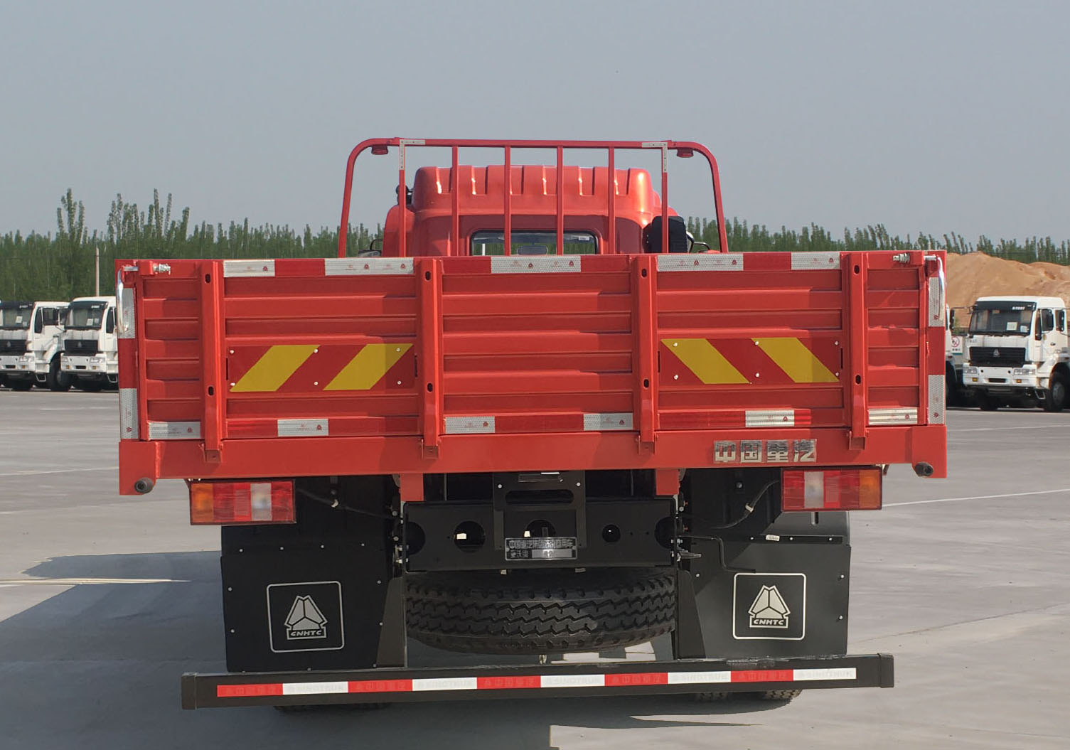 ZZ1147H4515F1H 豪沃牌190马力单桥柴油6.2米国六载货汽车图片