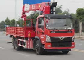 随车起重运输车