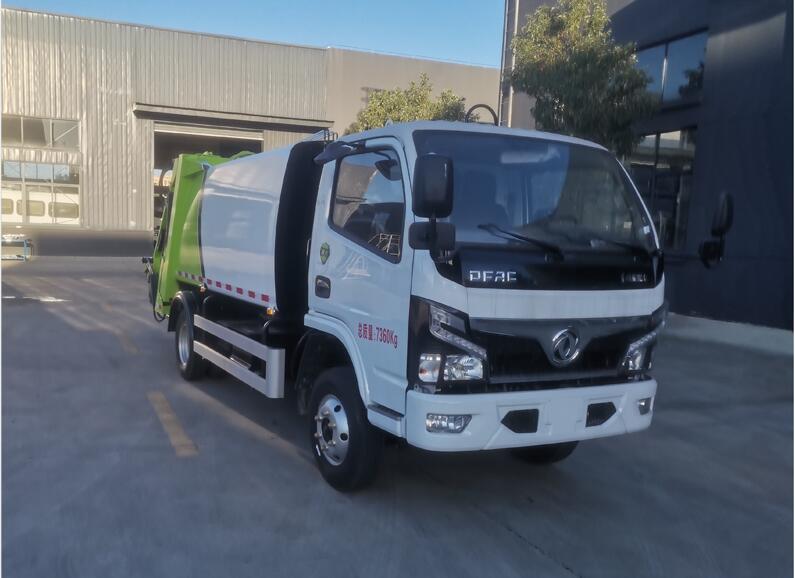 程力威牌CLW5070ZYS6压缩式垃圾车