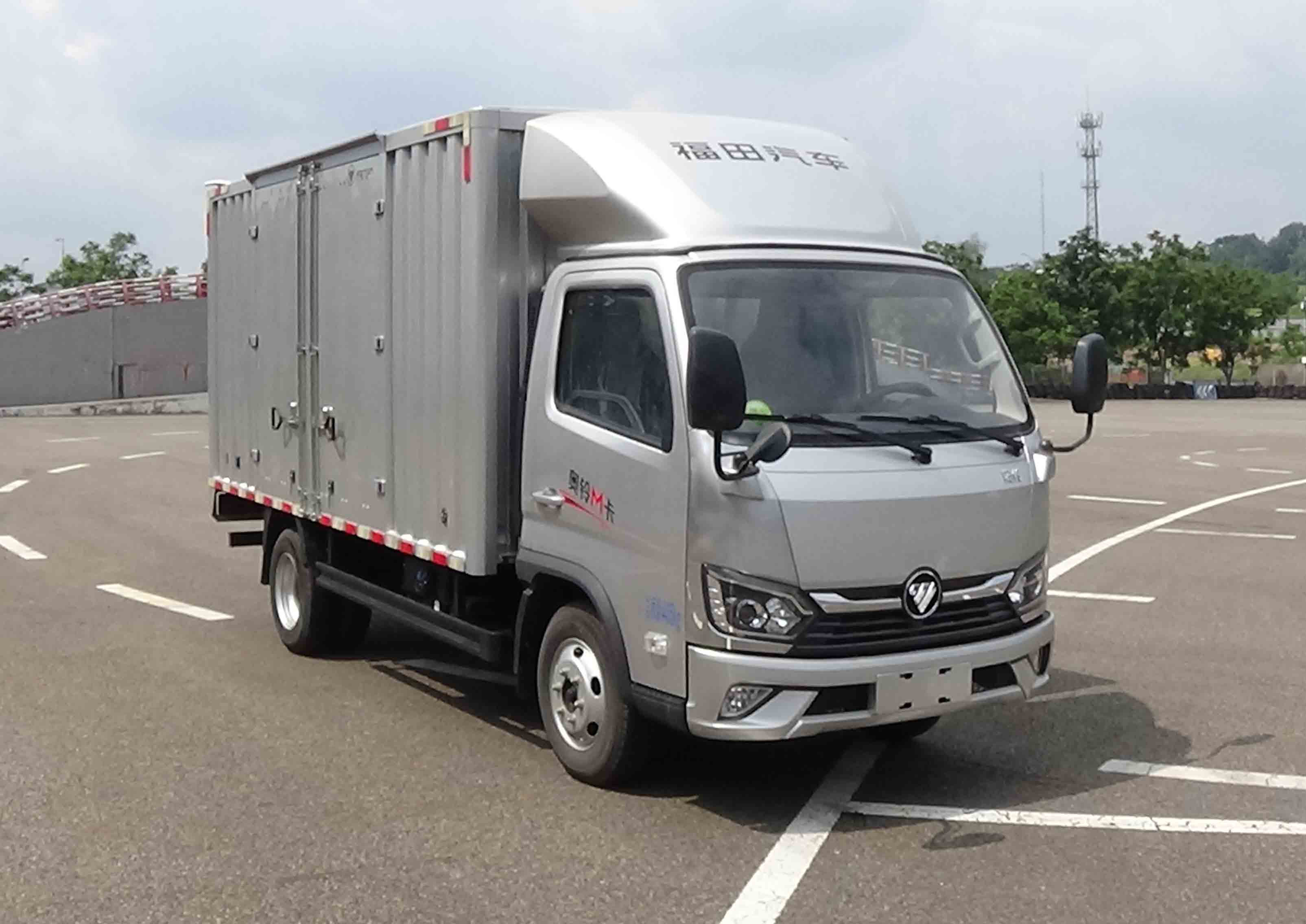福田牌BJ5044XXY9JBA-AB1厢式运输车公告图片