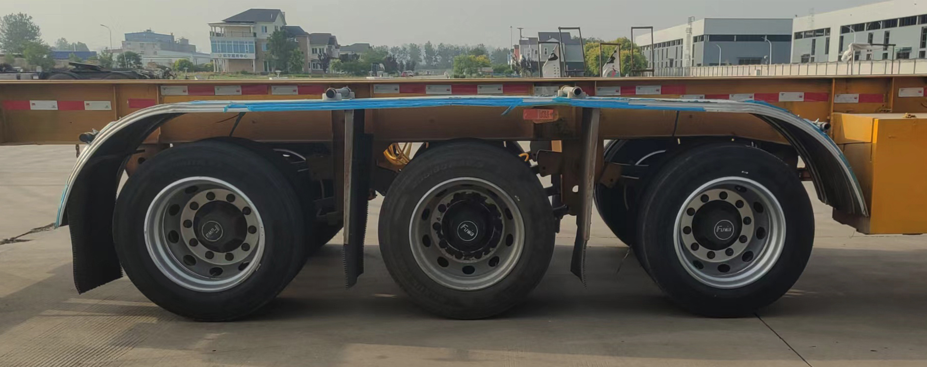 冀龙昌伟牌SCW9400TJZE集装箱运输半挂车公告图片