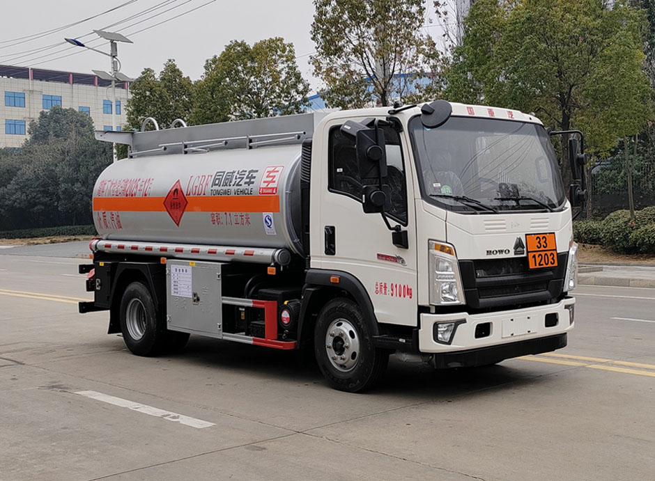 专威牌HTW5097GJYZZ6Q加油车