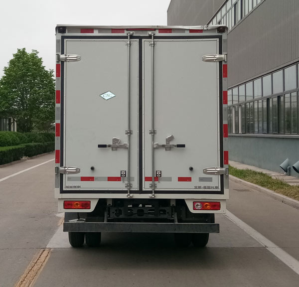 福田牌BJ5035XXY4JC7-31厢式运输车公告图片