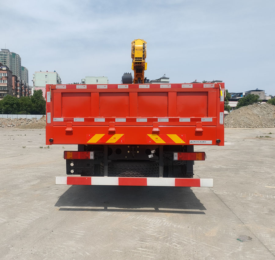 寶路隨車(chē)牌ABL5316JSQL6D隨車(chē)起重運(yùn)輸車(chē)公告圖片