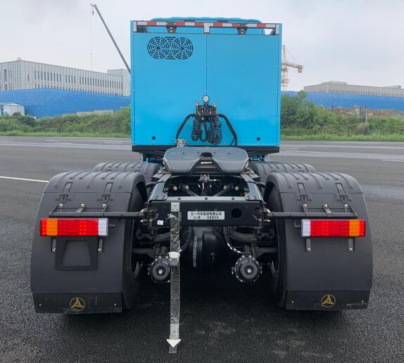 SYM42503SWSEV1 三一牌551马力后双桥,后八轮纯电动换电式纯电动半挂牵引车图片