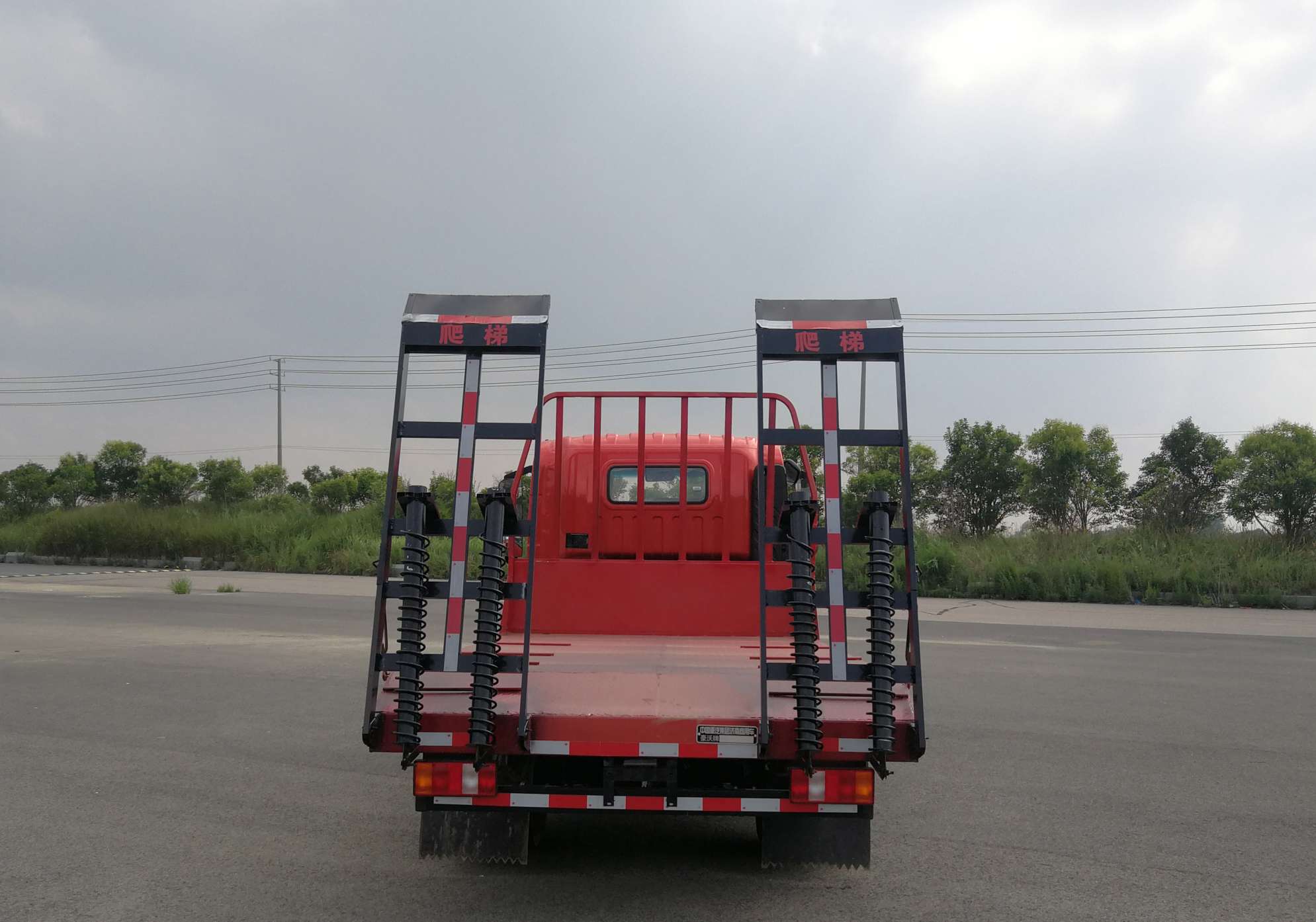 平板运输车图片