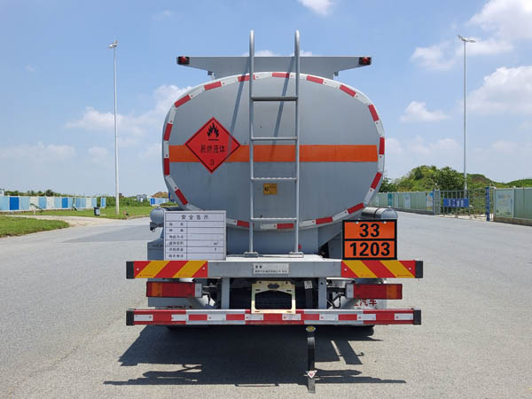 楚勝牌CSC5183GYYEH6A運(yùn)油車(chē)公告圖片