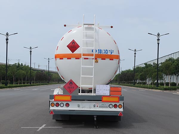 易燃液体罐式运输半挂车图片