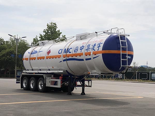 凌宇牌11.3米33.5吨3轴易燃液体罐式运输半挂车(CLY9405GRY38)