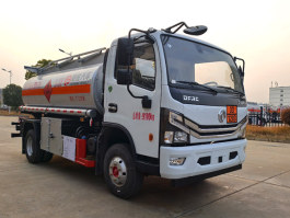 运油车