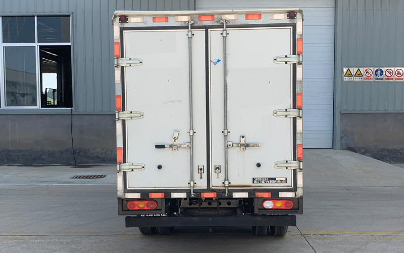 飛碟牌FD5041XXYD66K6-1廂式運(yùn)輸車(chē)公告圖片