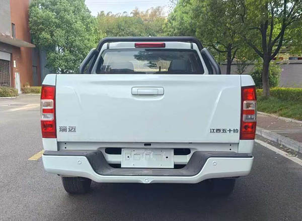 JXW1033FSG 江西五十铃牌158马力单桥汽油1.8米国六多用途货车图片