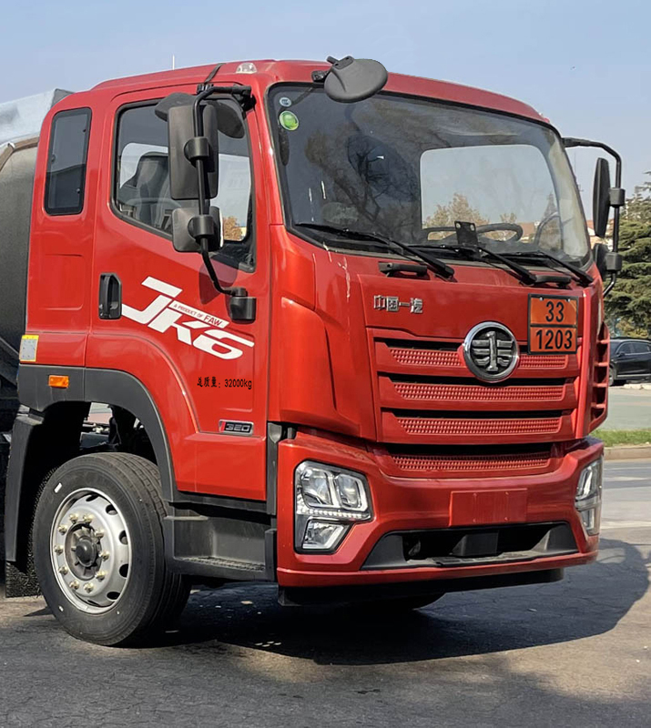 楚勝牌CSC5311GYYLCA6A鋁合金運(yùn)油車公告圖片