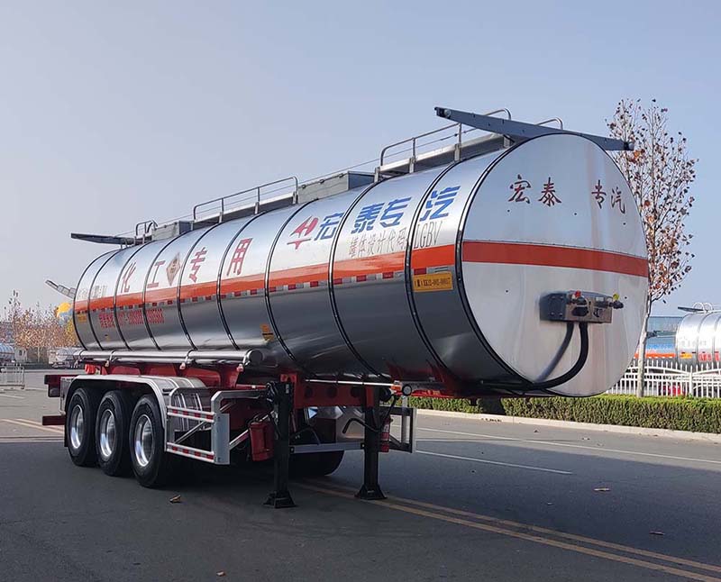 正康宏泰牌10.3米33.5吨3轴易燃液体罐式运输半挂车(HHT9401GRYG)