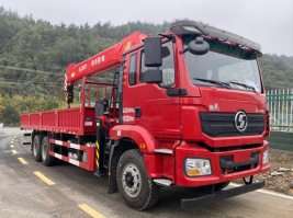 随车起重运输车