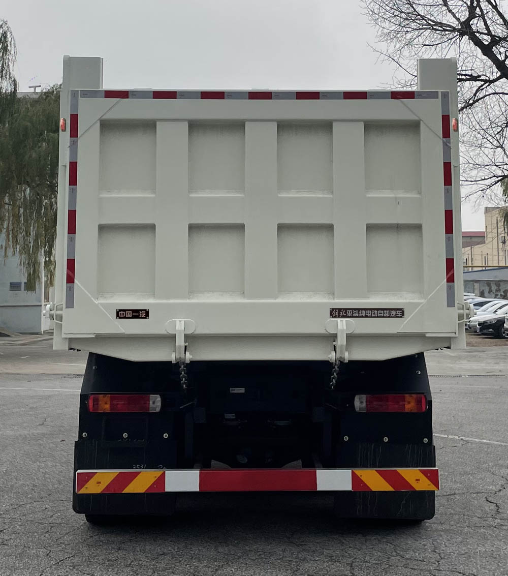 CA3250P27L5T1BEVA80 解放牌571马力后双桥,后八轮纯电动6.2米纯电动自卸汽车图片