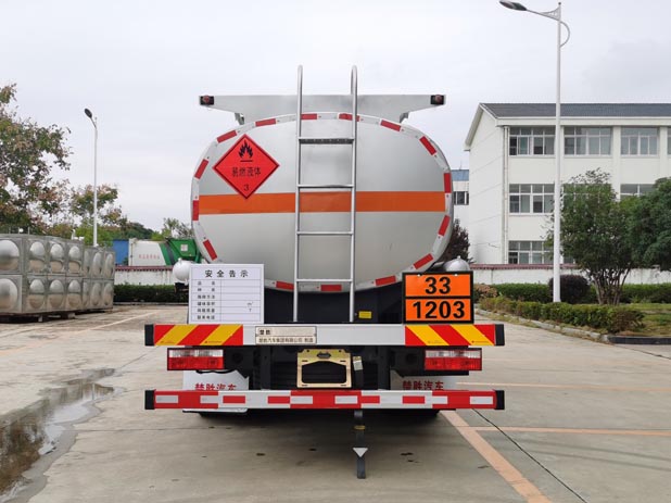楚胜牌CSC5180GYY6A运油车公告图片