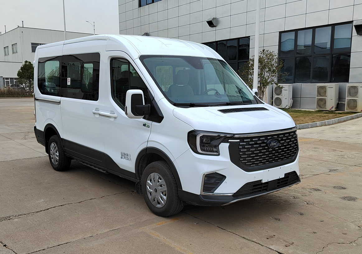 江铃全顺牌5.5米10座客车(JX6556TY-M6)