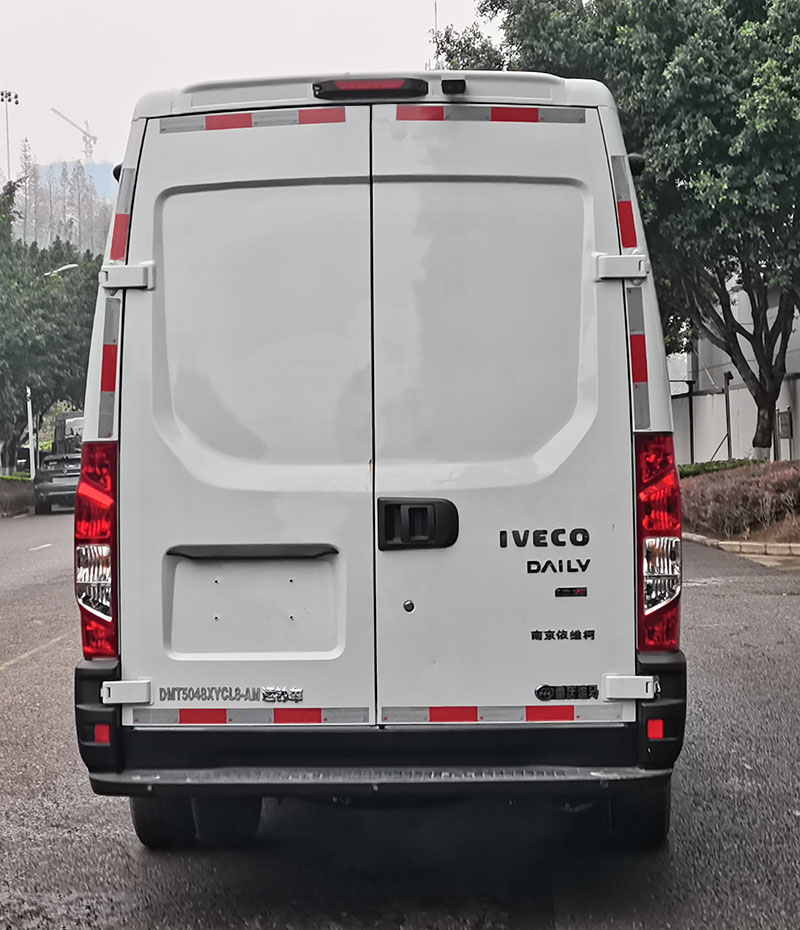 迪馬牌DMT5048XYCL8-AM運(yùn)鈔車公告圖片