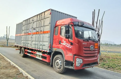 百捷牌QYY5180XZWCA6杂项危险物品厢式运输车