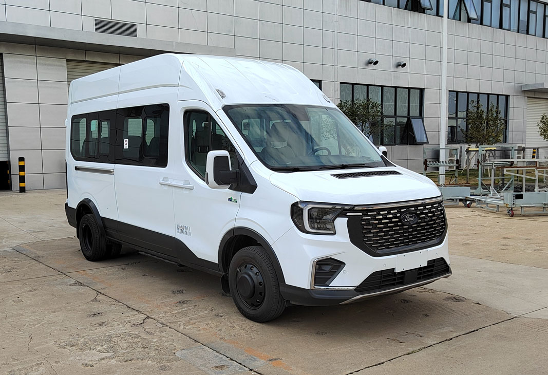 江铃全顺牌6米10座客车(JX6606TB-N6)