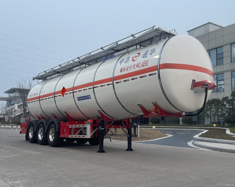 通华牌12.1米32.4吨3轴易燃液体罐式运输半挂车(THT9405GRYSY40A)