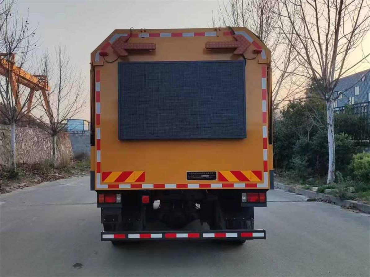 路籬神牌JSM5160TYHAQ6綠化綜合養(yǎng)護(hù)車公告圖片