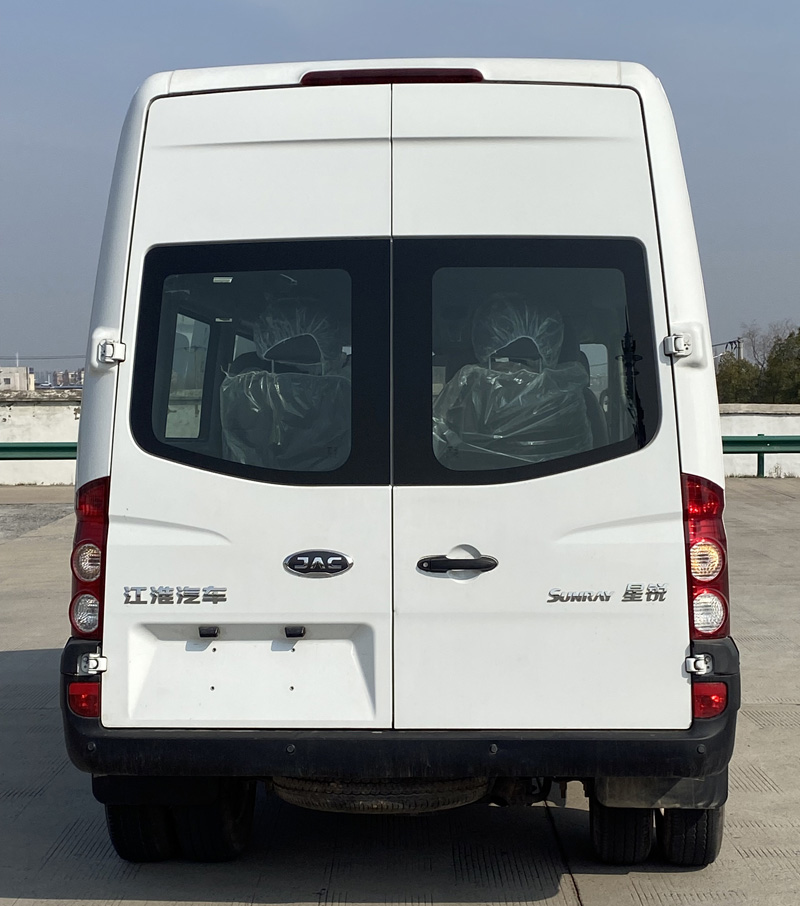 多用途乘用车图片