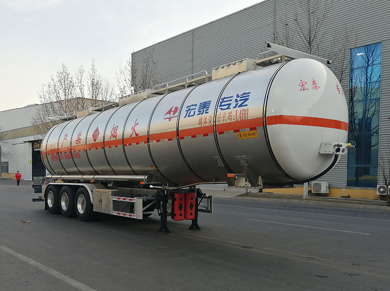 正康宏泰牌12.5米33.8吨3轴铝合金易燃液体罐式运输半挂车(HHT9403GRYG)