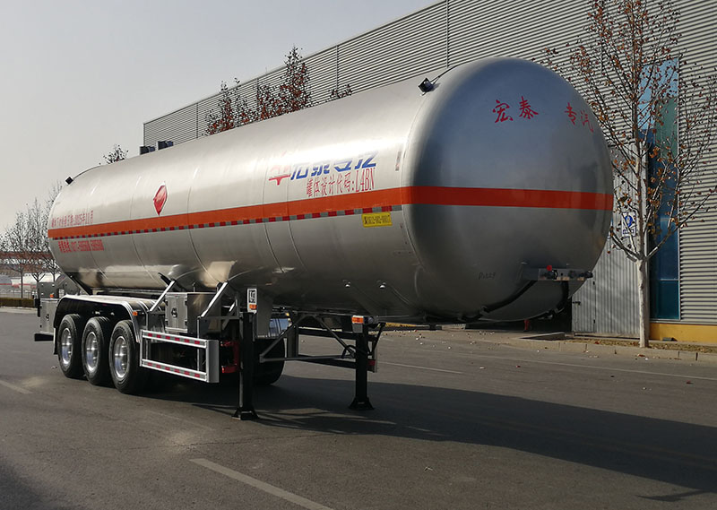 正康宏泰牌12.3米30.9吨3轴易燃液体罐式运输半挂车(HHT9402GRYG)