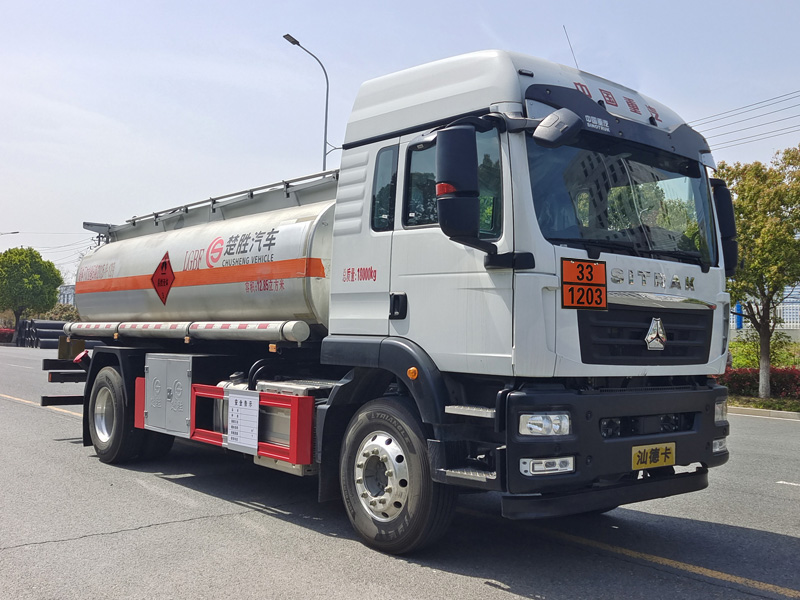 楚胜牌CSC5186GYYZK6A运油车
