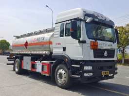运油车
