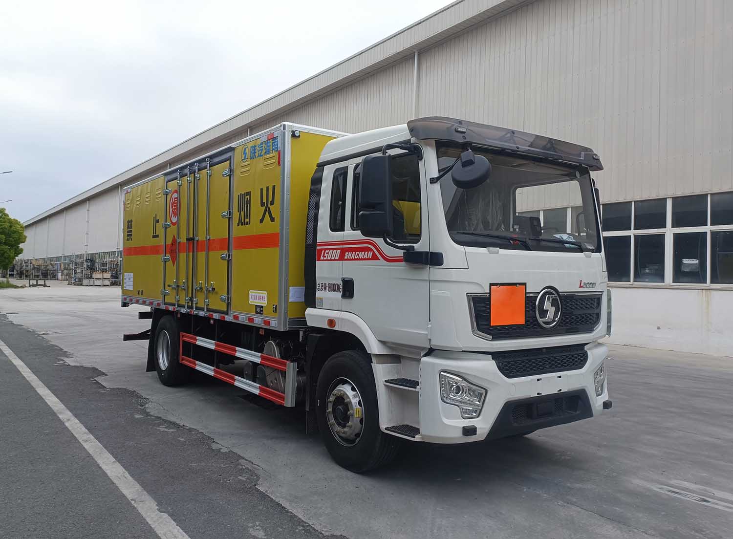 陕汽牌SHN5181XQYLA1爆破器材运输车