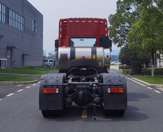 DFV4259GP6N1 东风牌639马力后双桥,后八轮LNG国六半挂牵引车图片