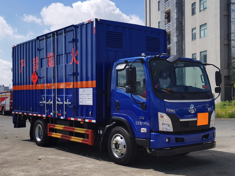 永强牌YQ5120XRQL3易燃气体厢式运输车