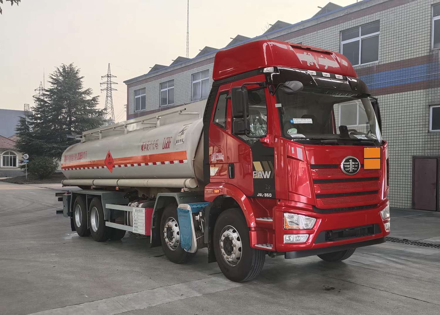 齐星牌QXC5322GRYC6易燃液体罐式运输车